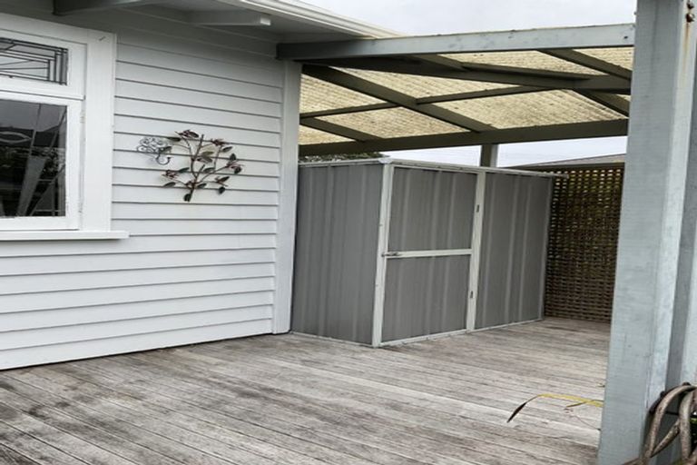 Photo of property in 1/46 Old Lake Road, Narrow Neck, Auckland, 0624