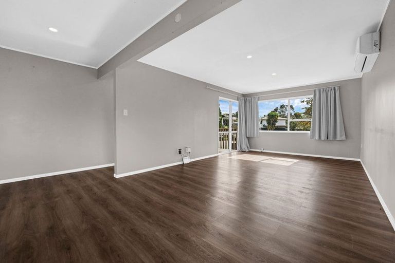 Photo of property in 17 Landow Place, Henderson, Auckland, 0612
