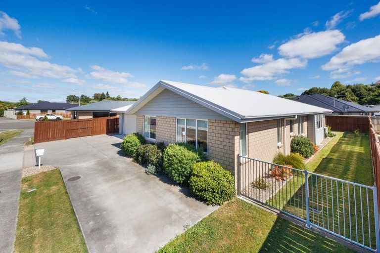 Photo of property in 15 Serenity Crescent, Kelvin Grove, Palmerston North, 4414