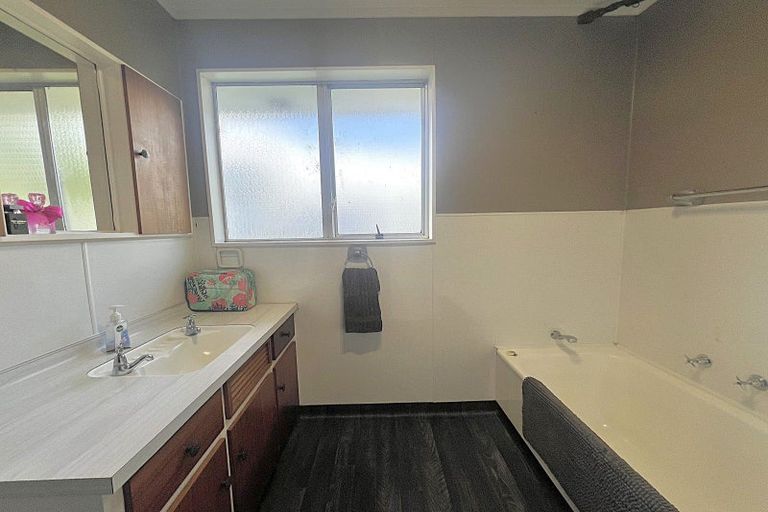 Photo of property in 24 Guy Street, Dannevirke, 4930