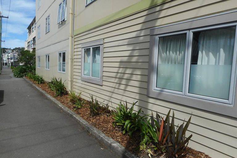 Photo of property in 1-67/4 Sussex Street, Mount Cook, Wellington, 6021