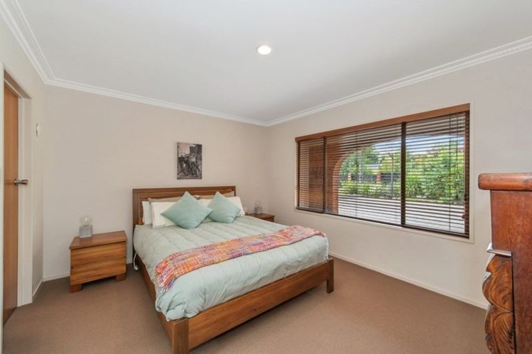 Photo of property in 32 Cooper Place, Chedworth, Hamilton, 3210