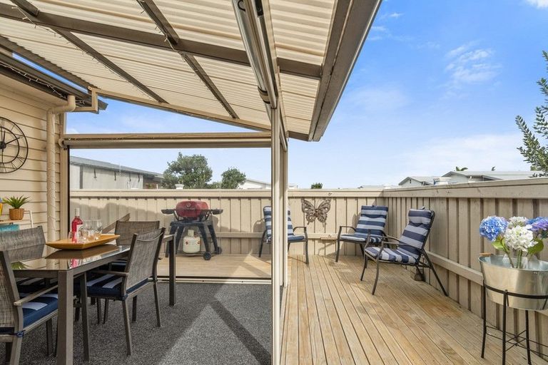 Photo of property in 11 Kamahi Crescent, Papamoa Beach, Papamoa, 3118