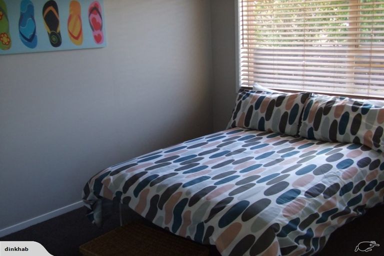 Photo of property in 2/34 Blacklock Avenue, Henderson, Auckland, 0612