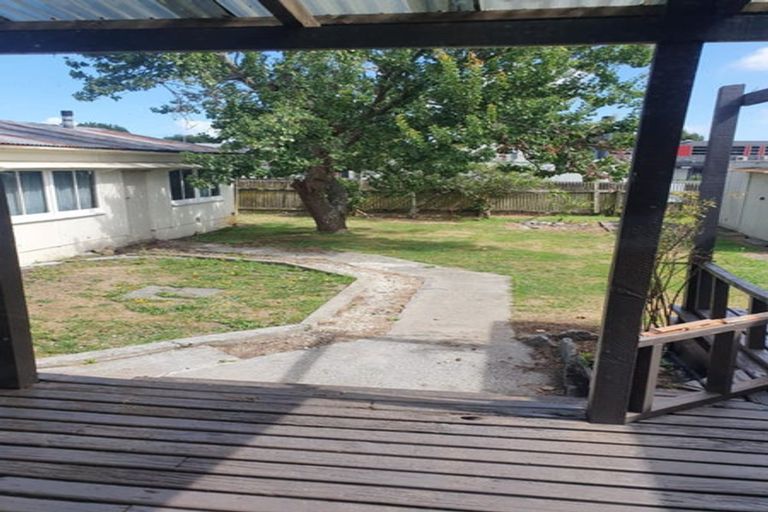 Photo of property in 129 Cambridge Street, Levin, 5510