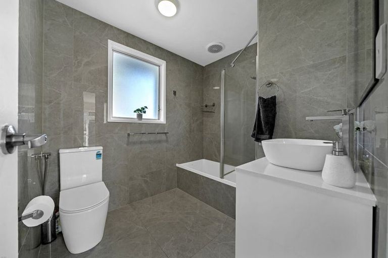 Photo of property in 2/26 Airfield Road, Takanini, 2112