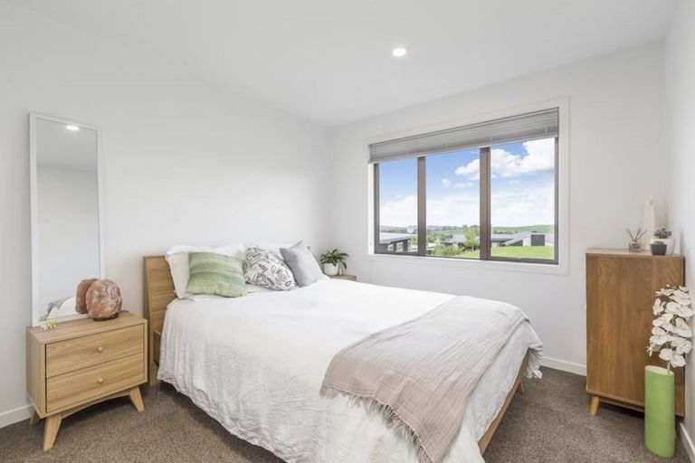 Photo of property in 4 Penney Rise, Matakana, 0985