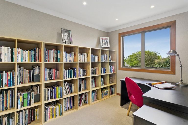 Photo of property in 11 Kurupae Road, Hilltop, Taupo, 3330