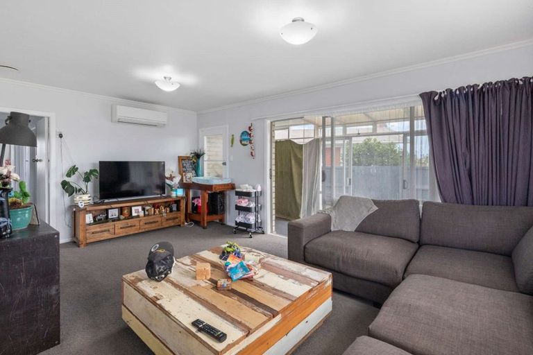 Photo of property in 53 Collins Road, Melville, Hamilton, 3206