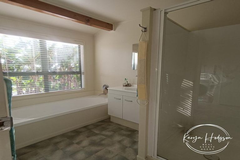 Photo of property in 7 Te Opi Road East, Whakapirau, Maungaturoto, 0583