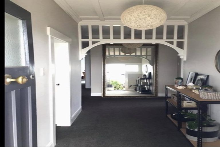 Photo of property in 76 Paynters Avenue, Strandon, New Plymouth, 4312