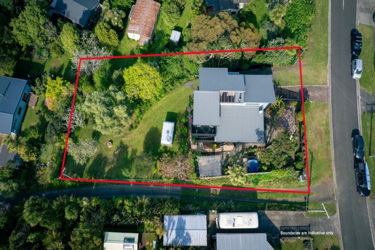 Photo of property in 1 Bay View Road, Raglan, 3225