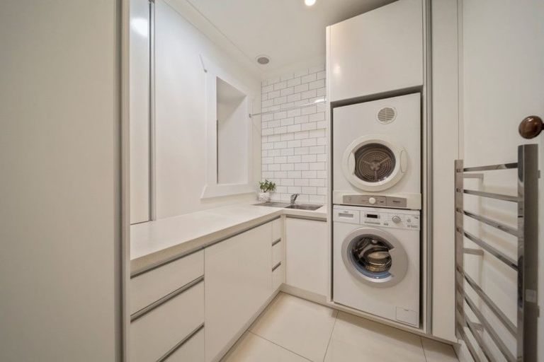 Photo of property in 1 Bell Street, Welbourn, New Plymouth, 4310