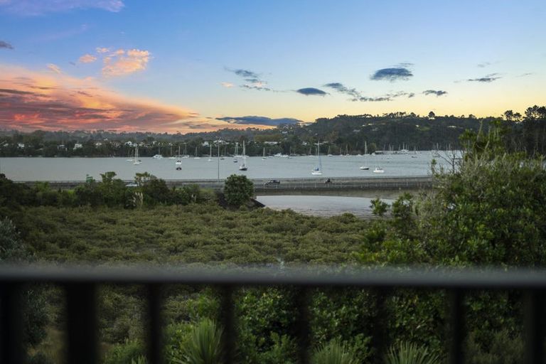 Photo of property in 9 Brolly Lane, Hobsonville, Auckland, 0616