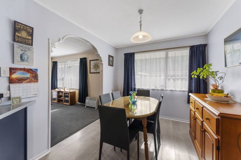 Photo of property in 30 Omaha Grove, Totara Park, Upper Hutt, 5018