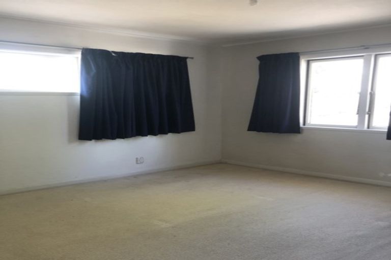 Photo of property in 39 Raleigh Road, Northcote, Auckland, 0627