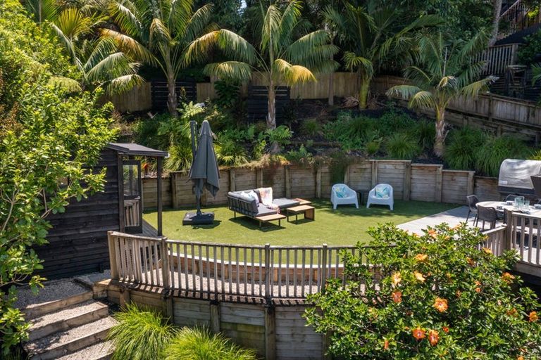 Photo of property in 2/59 Topliss Drive, Northcross, Auckland, 0632