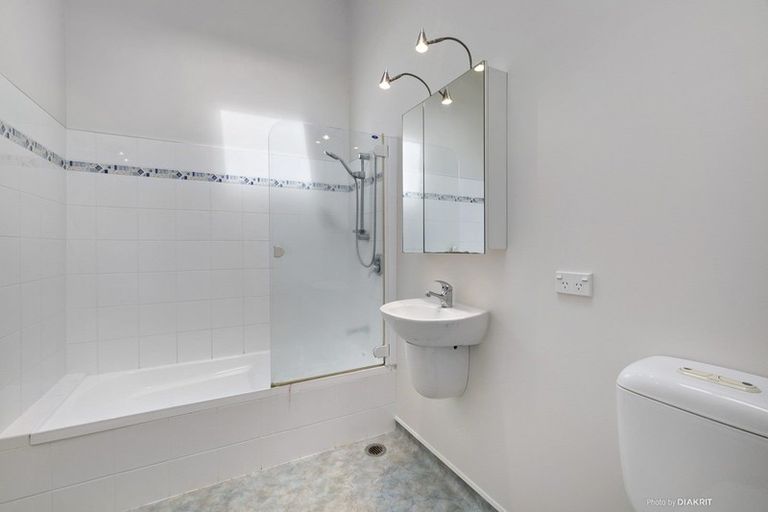 Photo of property in 3 Allington Road, Karori, Wellington, 6012