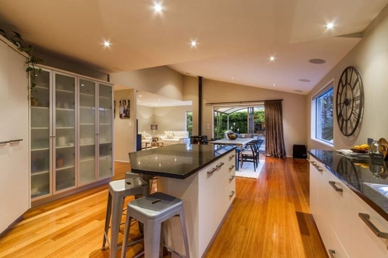 Photo of property in 14 English Oak Drive, Schnapper Rock, Auckland, 0632