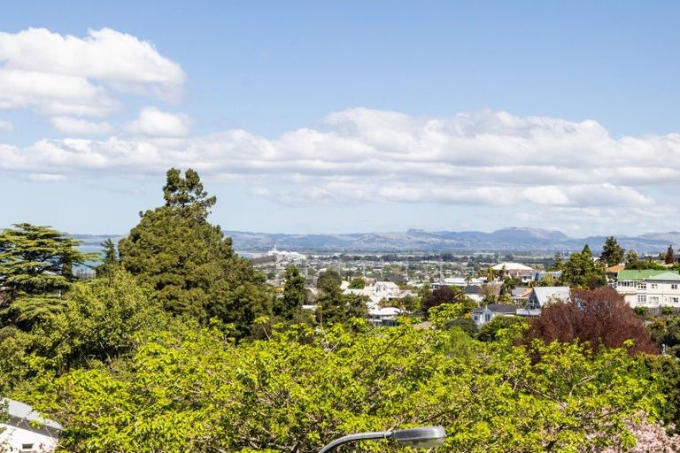 Photo of property in 2 Cobden Crescent, Bluff Hill, Napier, 4110