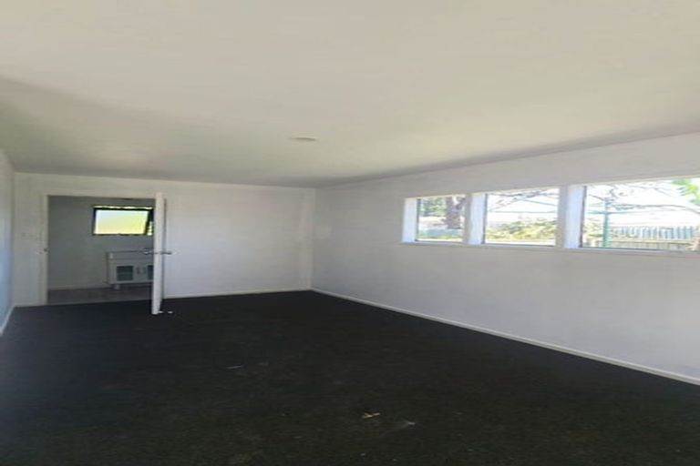 Photo of property in 308 Massey Road, Mangere East, Auckland, 2024