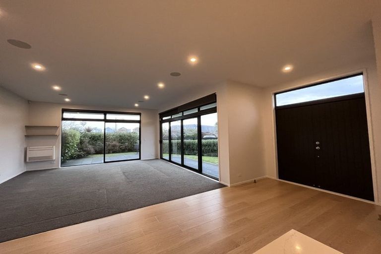 Photo of property in 2 Parachute Crescent, Papakura, 2110