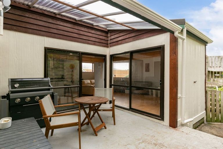 Photo of property in 12 Cullen Place, Tawa, Wellington, 5028