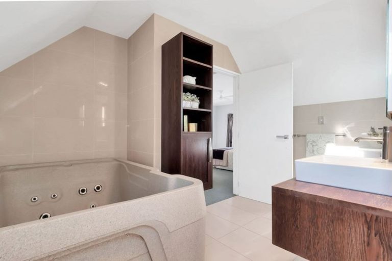 Photo of property in 56 Harbour Drive, Otumoetai, Tauranga, 3110