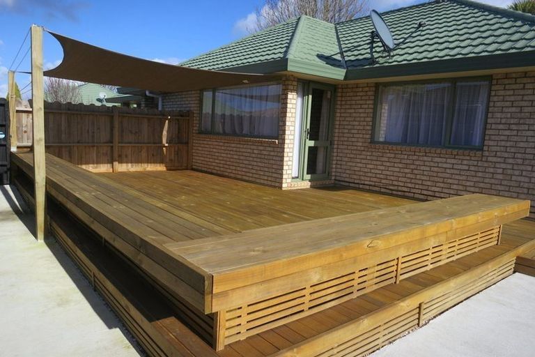 Photo of property in 70b Manuroa Road, Takanini, 2112