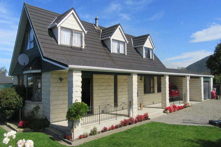 Photo of property in 201 Queen Street, Waimate, 7924