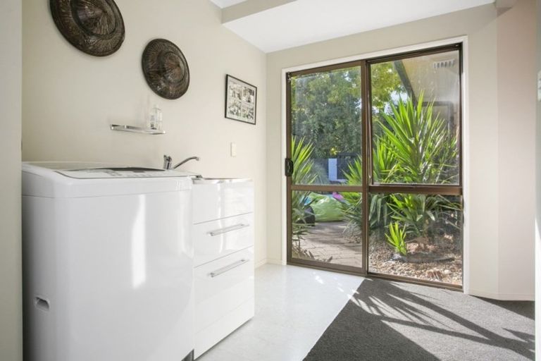 Photo of property in 262 Shakespeare Street, Leamington, Cambridge, 3432