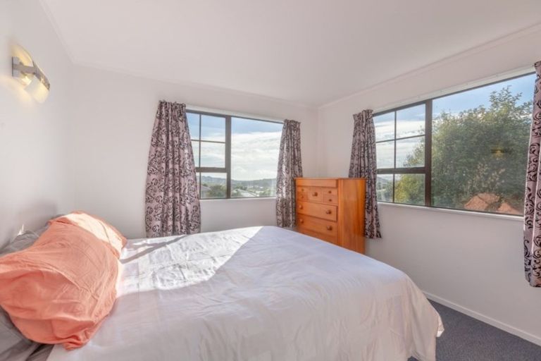 Photo of property in 11 Marne Grove, Waitangirua, Porirua, 5024