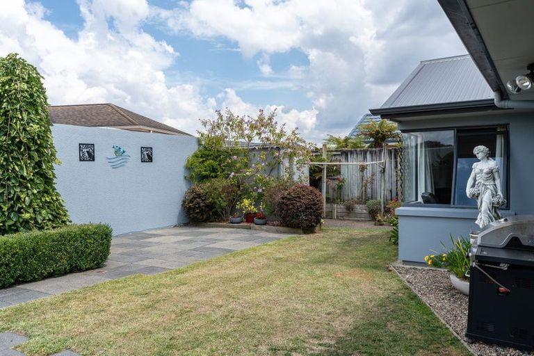 Photo of property in 43a Cairns Crescent, Rototuna, Hamilton, 3210