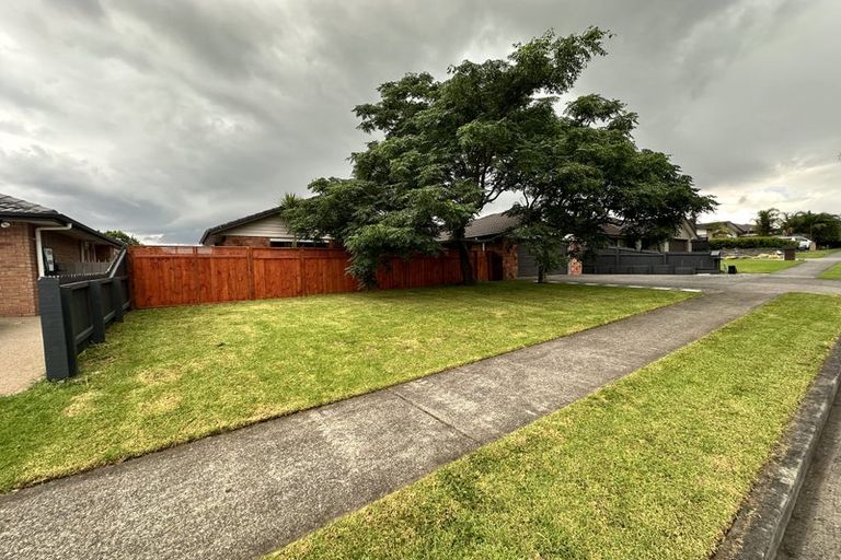 Photo of property in 18 Parkhaven Drive, Rosehill, Papakura, 2113