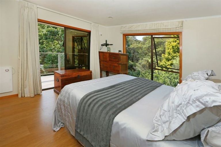 Photo of property in 91 Grassmere Road, Henderson Valley, Auckland, 0612