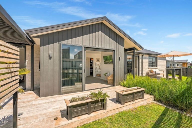 Photo of property in 1 Chrysler Street, Papamoa, 3118