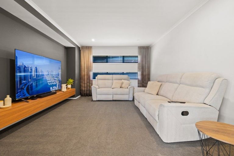 Photo of property in 16 Stace Hopper Drive, One Tree Point, 0118