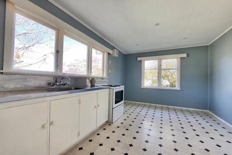 Photo of property in 118 Broderick Road, Johnsonville, Wellington, 6037