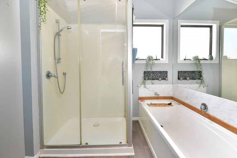 Photo of property in 44a Rautawhiri Road, Helensville, 0800