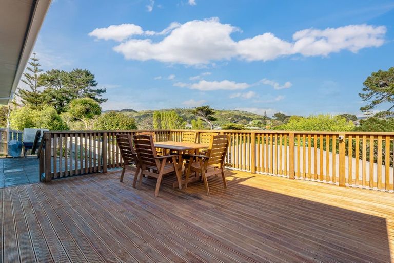 Photo of property in 17a Gloucester Street, Cannons Creek, Porirua, 5024