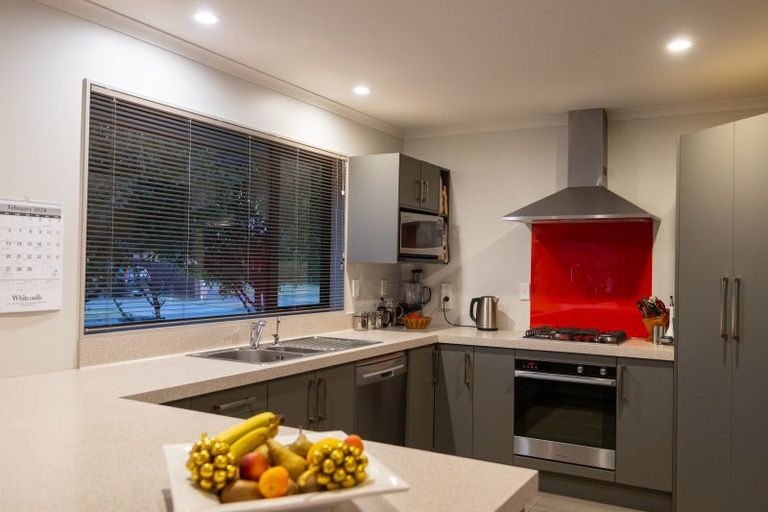 Photo of property in 47 Geneva Terrace, Kelvin Grove, Palmerston North, 4414