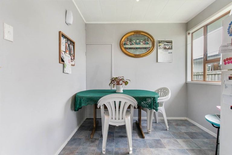 Photo of property in 2/1 Carter Place, Manurewa, Auckland, 2102