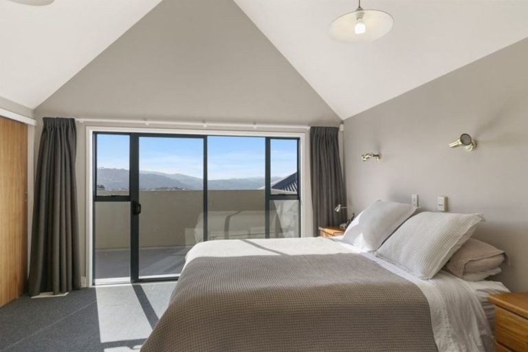 Photo of property in 46 Apuka Street, Brooklyn, Wellington, 6021