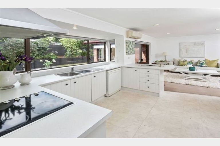 Photo of property in 53 Mirrabooka Avenue, Botany Downs, Auckland, 2010