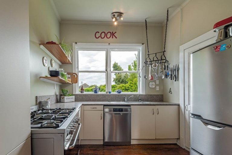 Photo of property in 2 Johnston Street, Foxton, 4814