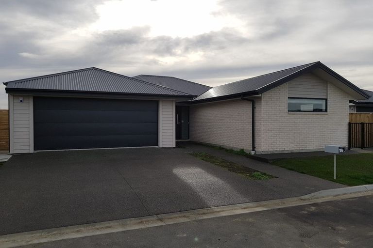 Photo of property in 17 Tutton (pvt) Mews, Rangiora, 7400