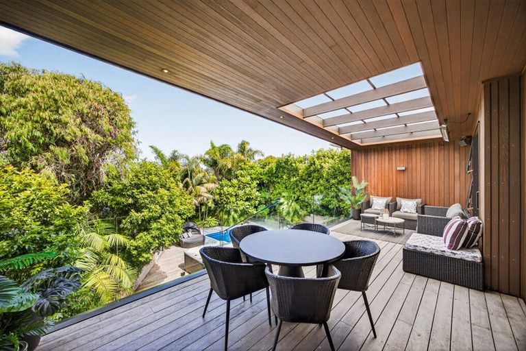 Photo of property in 24 Park Rise, Campbells Bay, Auckland, 0630