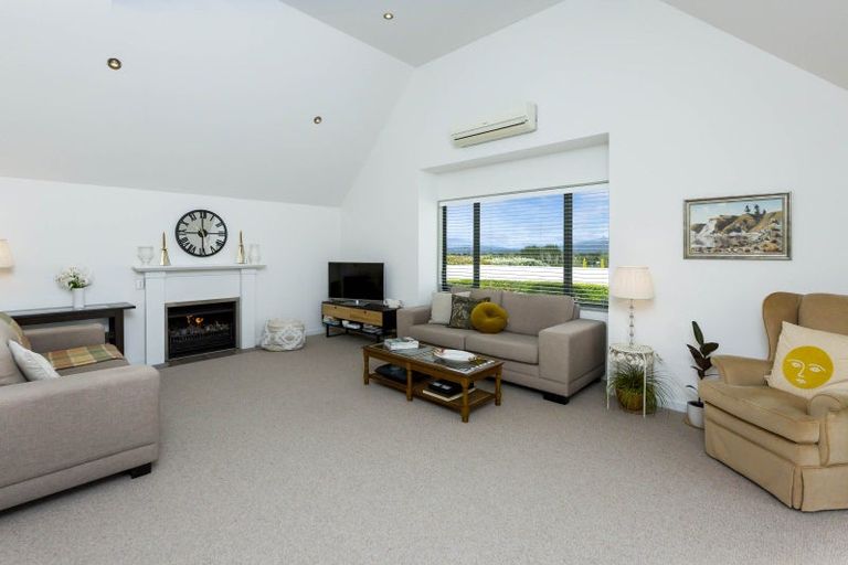 Photo of property in 2a Vernon Grove, Brown Owl, Upper Hutt, 5018