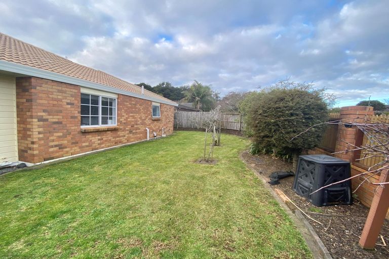 Photo of property in 1 Tuakura Way, The Gardens, Auckland, 2105