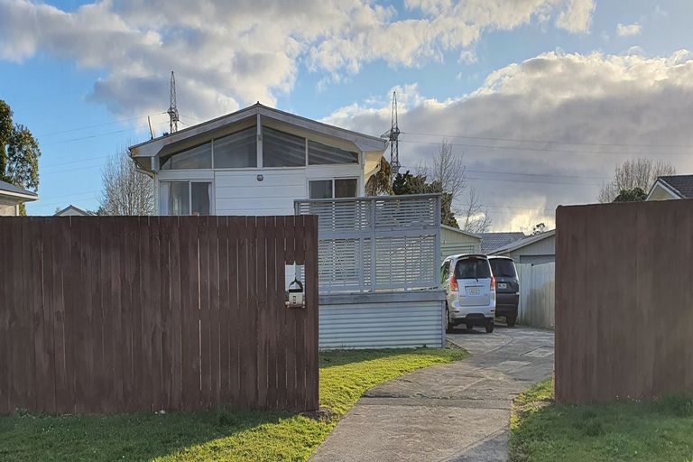 Photo of property in 20 Almay Place, Clover Park, Auckland, 2019